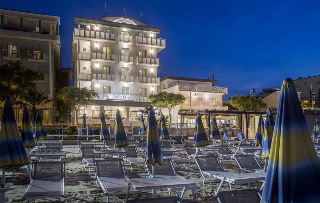 Hotel con vista sulla spiaggia | Hotel Titanus Hotel con vista sulla spiaggia | Hotel Titanus